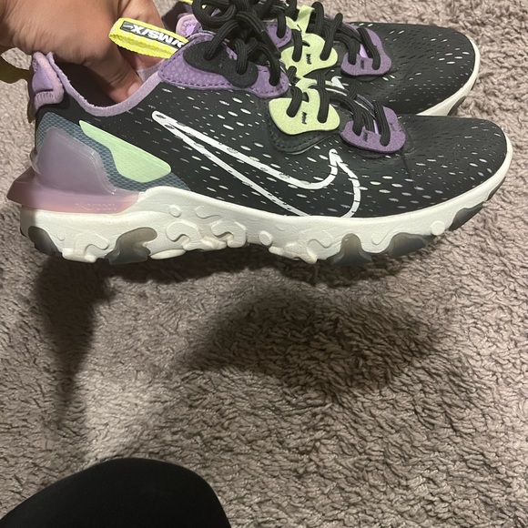 Women’s Nike shoes - Picture 2 of 5